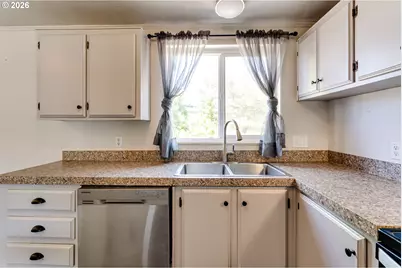 34191 El Roble Ave, Eugene, OR 97405 - Photo 12
