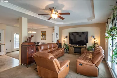 490 Knoll Terrace Dr, Canyonville, OR 97417 - Photo 6