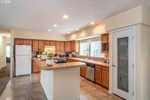 490 Knoll Terrace Dr, Canyonville, OR 97417 - Photo 12