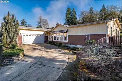 490 Knoll Terrace Dr, Canyonville, OR 97417 - Photo 2