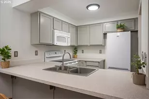 15988 SW Roth Dr, Beaverton, OR 97078 - Photo 12