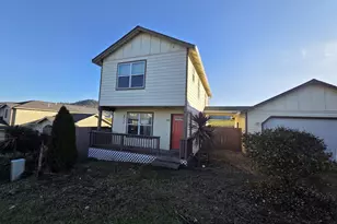 151 NE Plum Ridge Dr, Winston, OR 97496 - Photo 6