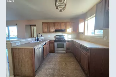 151 NE Plum Ridge Dr, Winston, OR 97496 - Photo 10