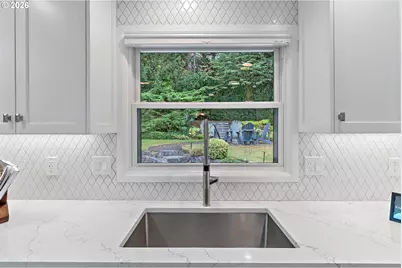 2615 SW Scenic Dr, Portland, OR 97225 - Photo 18
