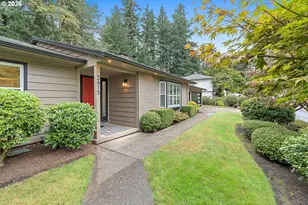 2615 SW Scenic Dr, Portland, OR 97225 - Photo 4