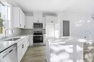 8722 SE Bybee Blvd, Portland, OR 97266 - Photo 10