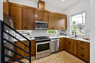 6875 N Salem Ave, Portland, OR 97203 - Photo 16