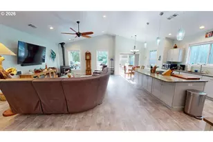 9175 7th St, Brookings, OR 97415 - Photo 6