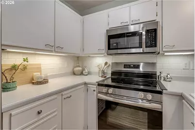 7175 SW Sagert St #102, Tualatin, OR 97062 - Photo 10