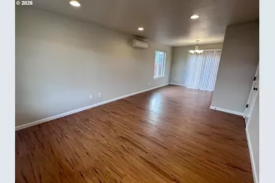 279 Lacasa St, Eugene, OR 97402 - Photo 2