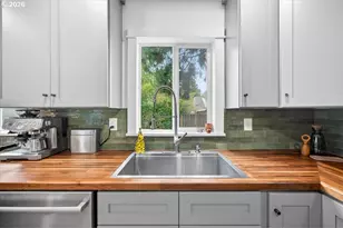 6651 NE Roselawn St, Portland, OR 97218 - Photo 10