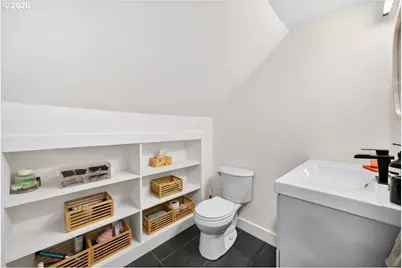 6651 NE Roselawn St, Portland, OR 97218 - Photo 26