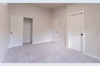 6393 E Burnside St, Portland, OR 97215 - Photo 22