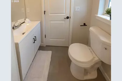 6393 E Burnside St, Portland, OR 97215 - Photo 20