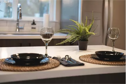 6393 E Burnside St, Portland, OR 97215 - Photo 12