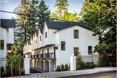 6393 E Burnside St, Portland, OR 97215 - Photo 2