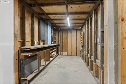 2160 Lombard St, North Bend, OR 97459 - Photo 32