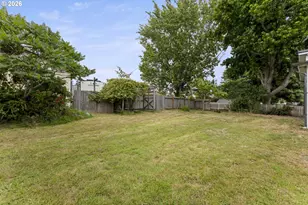 2160 Lombard St, North Bend, OR 97459 - Photo 38