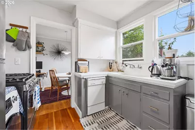 1631 SE Washington St, Portland, OR 97214 - Photo 14