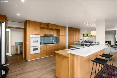 1663 SW Westwood Dr, Portland, OR 97239 - Photo 10