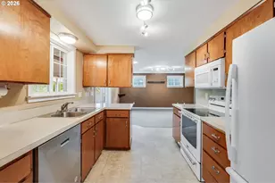 1967 Astor Way, Woodburn, OR 97071 - Photo 10