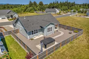 1155 SE Bugle Ave, Warrenton, OR 97146 - Photo 2