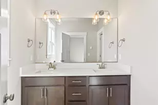 2221 E Juniper Cir, La Center, WA 98629 - Photo 36