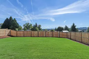 2221 E Juniper Cir, La Center, WA 98629 - Photo 42