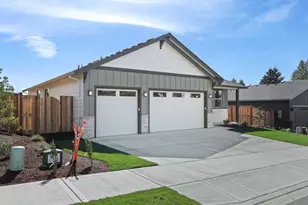 2221 E Juniper Cir, La Center, WA 98629 - Photo 2