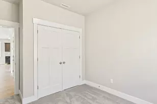 2221 E Juniper Cir, La Center, WA 98629 - Photo 24