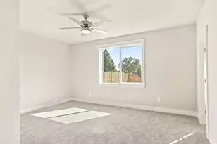 2221 E Juniper Cir, La Center, WA 98629 - Photo 34
