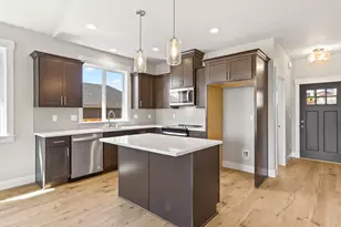2221 E Juniper Cir, La Center, WA 98629 - Photo 6