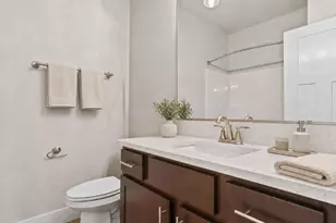 2221 E Juniper Cir, La Center, WA 98629 - Photo 30