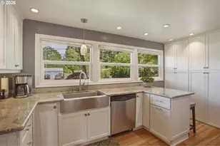 942 Fairway Dr, Eugene, OR 97404 - Photo 12
