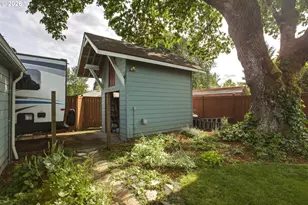 942 Fairway Dr, Eugene, OR 97404 - Photo 32