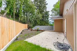 2143 Ash St, North Bend, OR 97459 - Photo 36