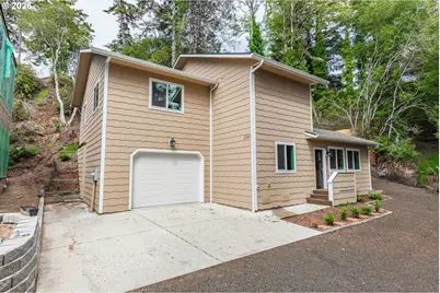 2143 Ash St, North Bend, OR 97459 - Photo 1