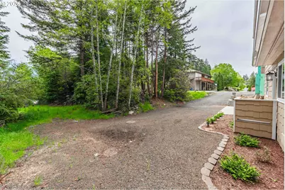 2143 Ash St, North Bend, OR 97459 - Photo 40