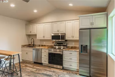 2143 Ash St, North Bend, OR 97459 - Photo 8