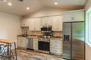 2143 Ash St, North Bend, OR 97459 - Photo 8