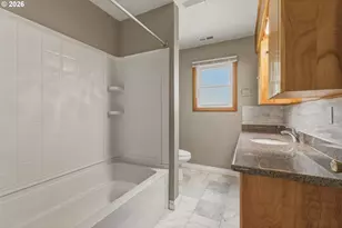 1515 NE 118th Ave, Portland, OR 97220 - Photo 18