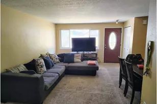 112 Laguna Ct, Roseburg, OR 97471 - Photo 2