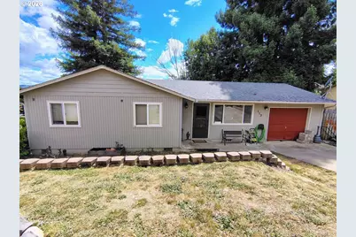 112 Laguna Ct, Roseburg, OR 97471 - Photo 1