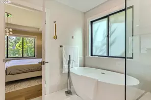 6090 Carman Dr, Lake Oswego, OR 97035 - Photo 14