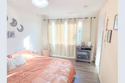 124 NE West Ave, Roseburg, OR 97470 - Photo 16