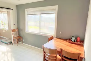 124 NE West Ave, Roseburg, OR 97470 - Photo 4