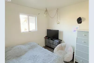 124 NE West Ave, Roseburg, OR 97470 - Photo 20