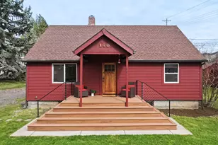 180 NW Spring St, White Salmon, WA 98672 - Photo 1
