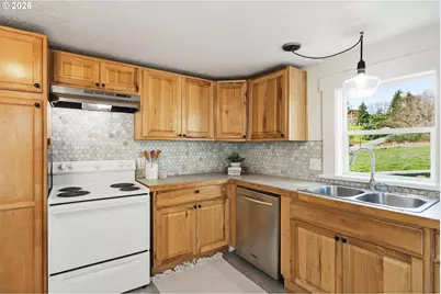 180 NW Spring St, White Salmon, WA 98672 - Photo 14