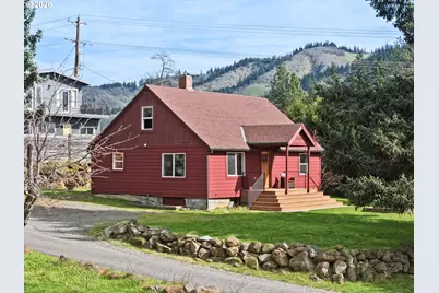 180 NW Spring St, White Salmon, WA 98672 - Photo 1